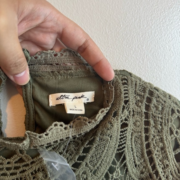 Ultra Pink Olive Crochet Top - Picture 6 of 8